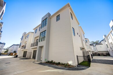 826 Wakefield Dr unit B, Houston, TX 77018 - photo 2