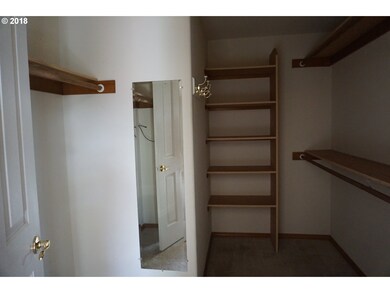 Bedroom, Primary