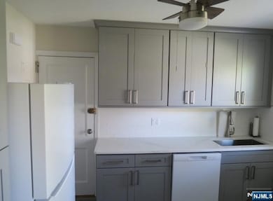 145 E Clinton Ave unit 6B, Bergenfield, NJ 07621 - photo 4