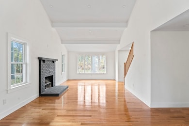 32 Laurel Ln, Raynham, MA 02767 - photo 4