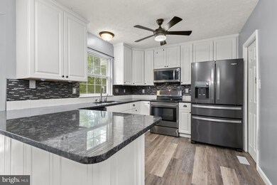 904 Chestnut Wood Ct, Chestnut Hill Cove, MD 21226 - photo 6