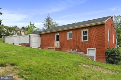 381 Walton St, Strasburg, VA 22657 - photo 6
