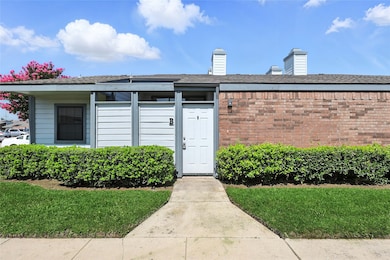 640 Bellaire Dr unit B, Hurst, TX 76053 - photo 3