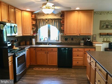 861 Neighbors Way, Perkasie, PA 18944 - photo 4