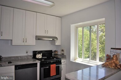 The Carolyn Condominiums unit 204, Silver Spring, MD 20910 - photo 2