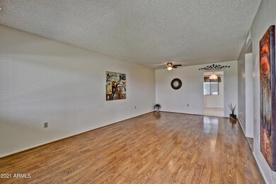 10876 W Santa fe Dr, Sun City, AZ 85351 - photo 6