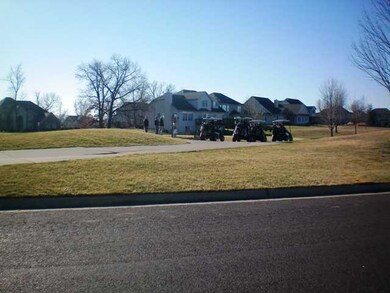 4524 N Thornhill Dr unit 105 D, Peoria, IL 61615 - photo 5