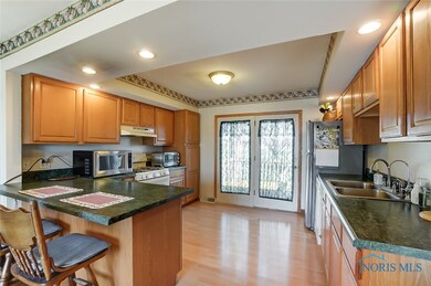 23791 W Meadow Dr, Genoa, OH 43430 - photo 7