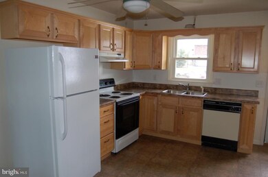 960 E Oak St, Palmyra, PA 17078 - photo 4