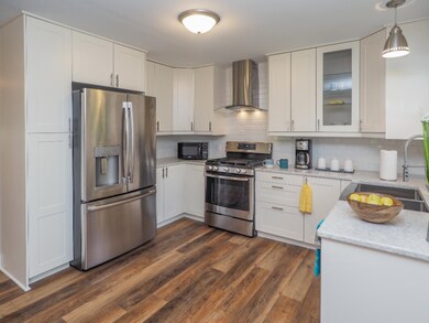 602 Marsh Rd-206