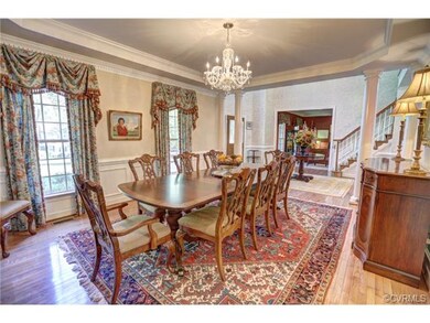 For more formal occasions, there's also a dining r