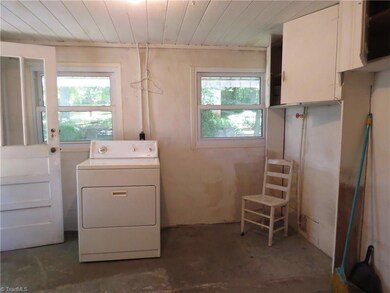 2127 Shelton Ave, Statesville, NC 28677 - photo 3