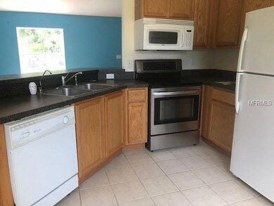 Kitchen w/Bar