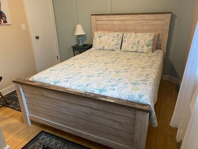 34 Lime St unit 2nd Floor, Newburyport, MA 01950 - photo 5