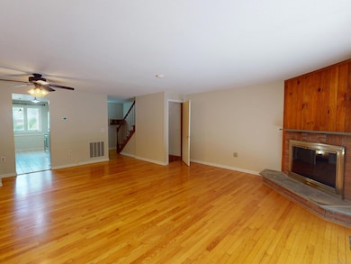 32 Upper Pattagansett Rd unit 8, East Lyme, CT 06333 - photo 3