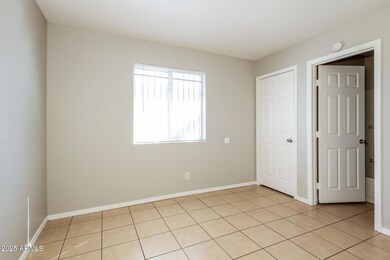 2747 E Chipman Rd unit 1, Phoenix, AZ 85040 - photo 7