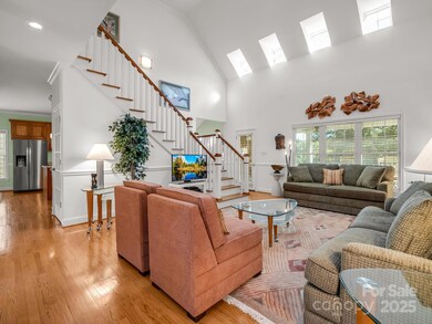 2137 6th St NW, Hickory, NC 28601 - photo 7