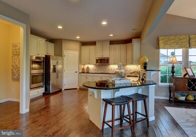 8203 Heraldry Dr, Severn, MD 21144 - photo 4