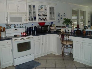 Kitchen. Roomy kitchen