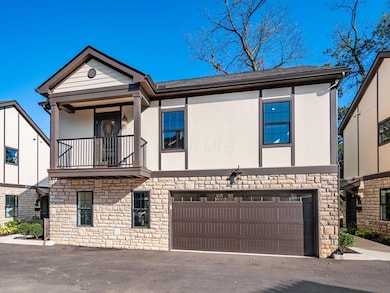 002_ 2015 102 W 5th Ave 072-2