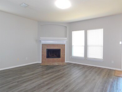 9936 Cedarcrest Dr, Providence Village, TX 76227 - photo 6