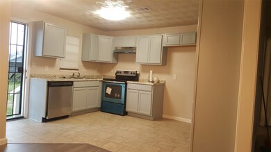 7641 Crofton St, Houston, TX 77028 - photo 6