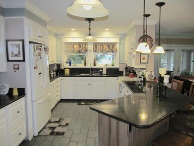 thumb_kitchen pic 3_1024
