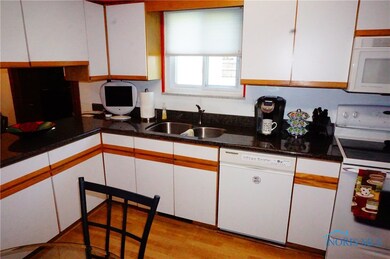 5519 E Rowland Rd, Toledo, OH 43613 - photo 7