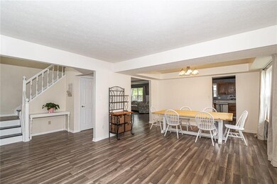 9907 Cranberry Cir, Fishers, IN 46038 - photo 2