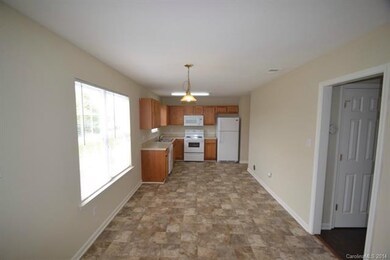 2112 Ballingarry Dr, Statesville, NC 28625 - photo 5