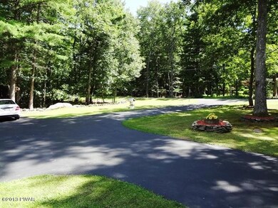 121 Clubhouse Dr, Hawley, PA 18428 - photo 7