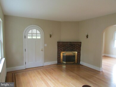 3134 Northway Dr, Parkville, MD 21234 - photo 2