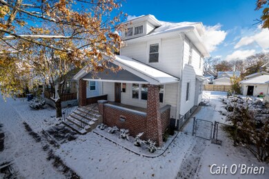 1038 Davis Ave NW, Grand Rapids, MI 4950