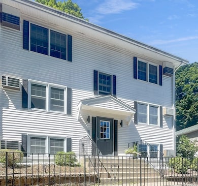 9 Prew Ave unit 4A, Holyoke, MA 01040 - photo 2