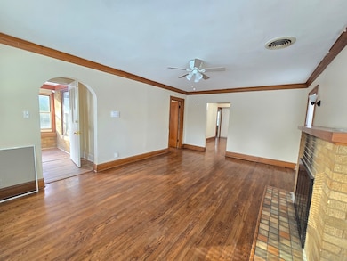 616 W Keith Ave, Waukegan, IL 60085 - photo 4