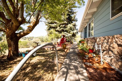 1641 Llanada St, Klamath Falls, OR 97601 - photo 3