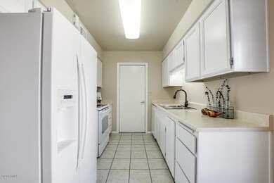 17292 N Del Webb Blvd unit 38B, Sun City, AZ 85373 - photo 4