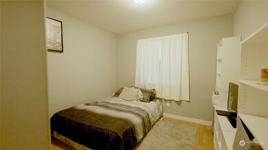 550 Newport Plaza, East Wenatchee, WA 98802 - photo 7