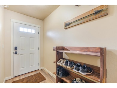 812 NW 3rd Ave, Canby, OR 97013 - photo 7