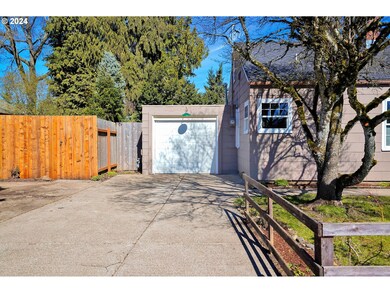 135 SE Alexander Ave, Corvallis, OR 97333 - photo 2