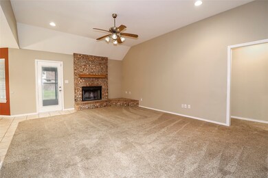 793 Robin Ct, Springtown, TX 76082 - photo 3