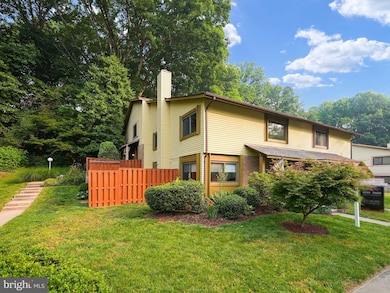 5676 Oak Tanager Ct, Burke, VA 22015 - photo 2