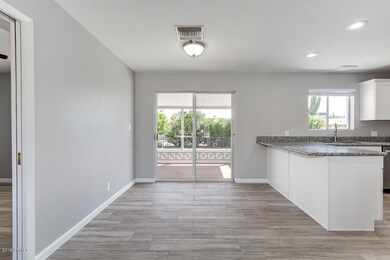dining area off of kitchen