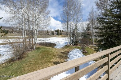 2504_21_shotgun_circle_b_exterior_deck_c