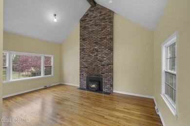 6-web-or-mls-2169-appletree-ln