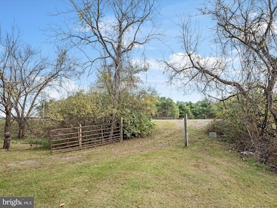 6530 N Frederick Pike, Whitacre, VA 22625 - photo 2