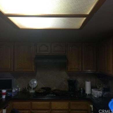 209 Shamrock kitchen