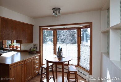eating area kitchen