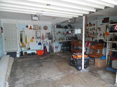 Garage.