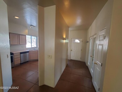 3760 N Lost Chestnut Dr, Tucson, AZ 85719 - photo 4